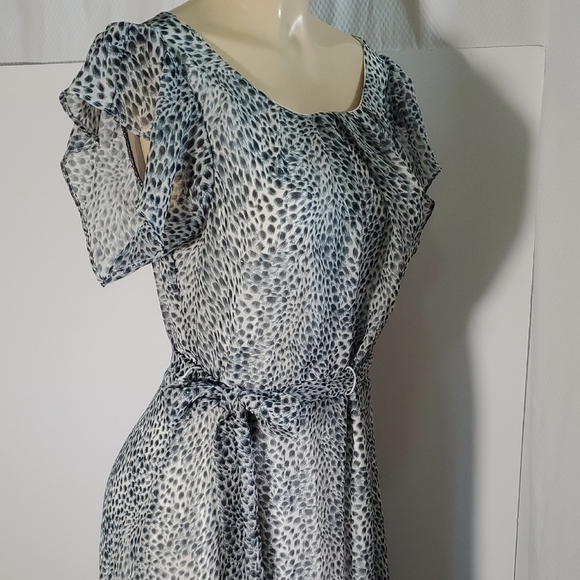 Inez Dress with a ruffled sleeve and tie at waist Elegant Black and White SZ 12 - Picture 4 of 13